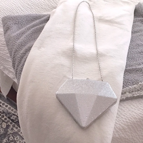 SOLD! Silver evening bag. Wear with long chain or tuck inside to use as a clutch - Picture 2 of 6